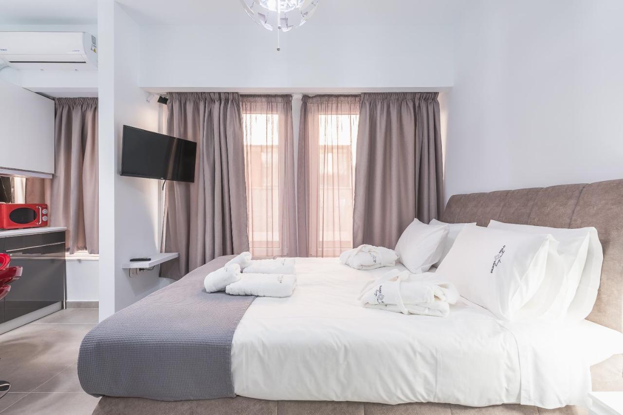Iguana Gold Luxury Suites 1Min From Ermou Str Афины Экстерьер фото