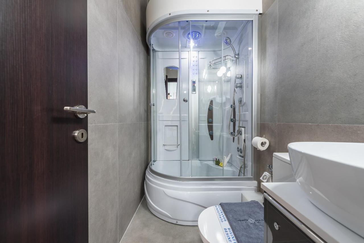 Iguana Gold Luxury Suites 1Min From Ermou Str Афины Экстерьер фото