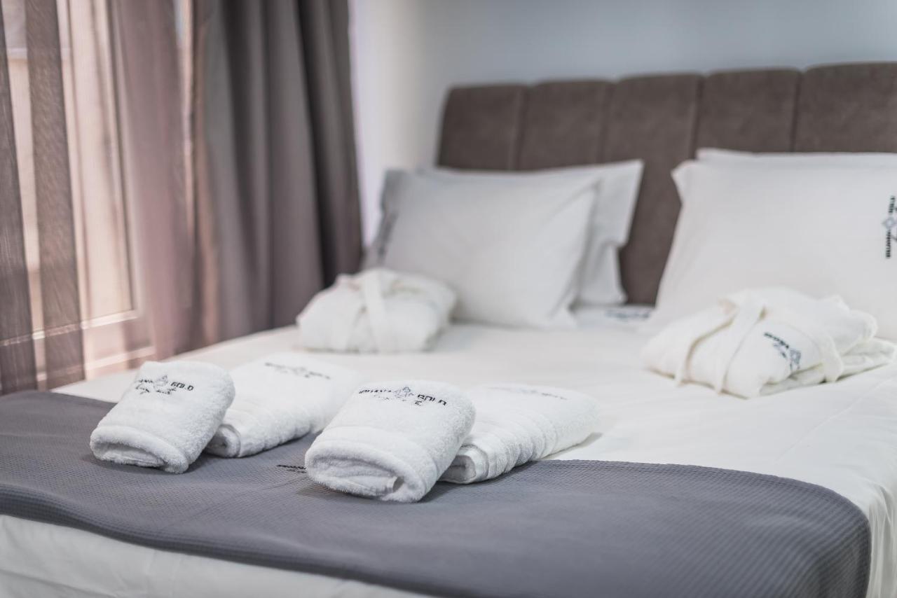 Iguana Gold Luxury Suites 1Min From Ermou Str Афины Экстерьер фото