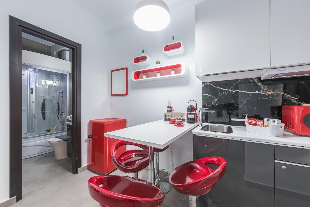 Iguana Gold Luxury Suites 1Min From Ermou Str Афины Экстерьер фото